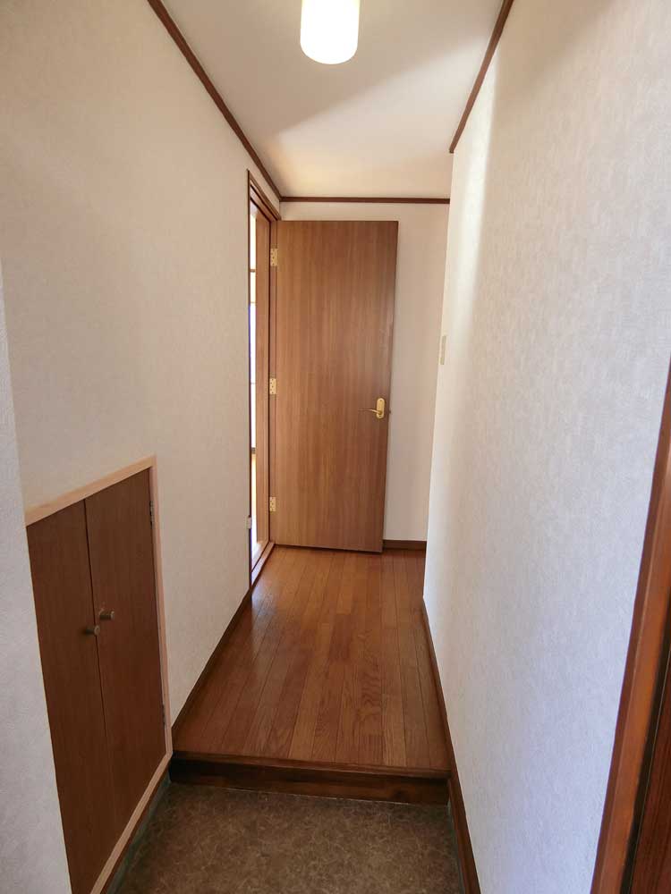 玄関　左手の収納はシューズBOXです。