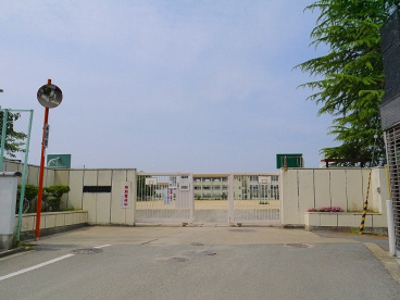 中学校　京西中学校（中学校）まで1167m