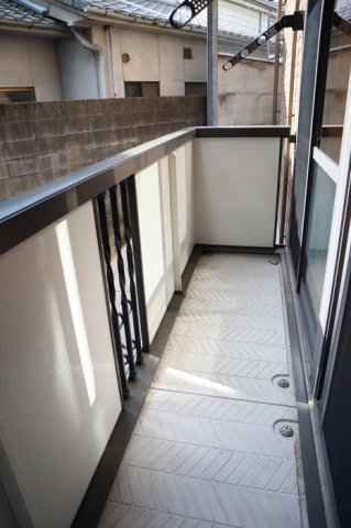 バルコニー　陽当たり良好なバルコニーです