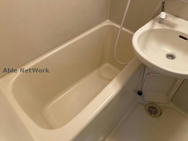 バス・シャワールーム　※同物件別部屋の写真です。