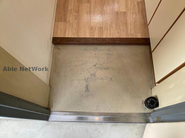 玄関　※同物件別部屋の写真です。