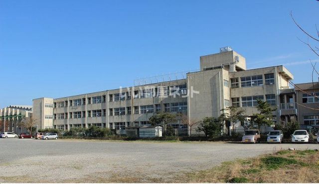 小学校　唐津市立浜崎小学校（小学校）まで1054m