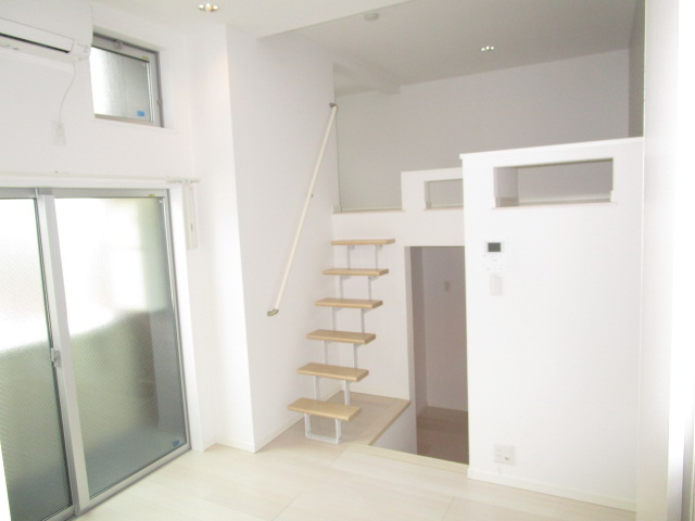 居室・リビング　ロフト付きのお部屋です♪