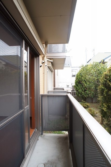 バルコニー　各階にバルコニーがあり、便利ですね♪