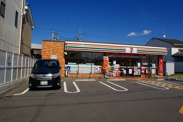 コンビニ　セブンイレブン宇治開町店（コンビニ）まで376m