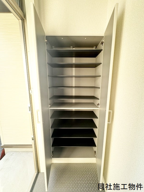 玄関　シューズボックス付きの玄関です★