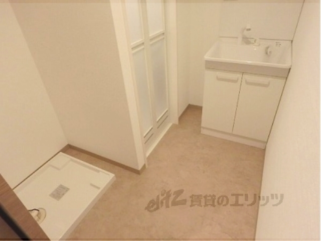 洗面設備　広々とした洗面所です