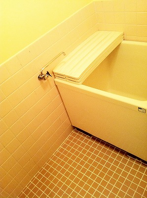 バス・シャワールーム　都市ガスなので経済的！