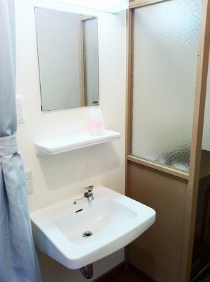 洗面設備　便利な独立洗面台！