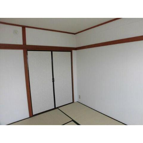 居室・リビング　室内