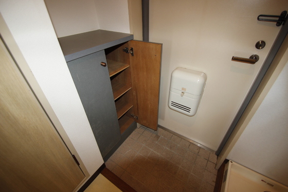 玄関　※別号室のお写真です