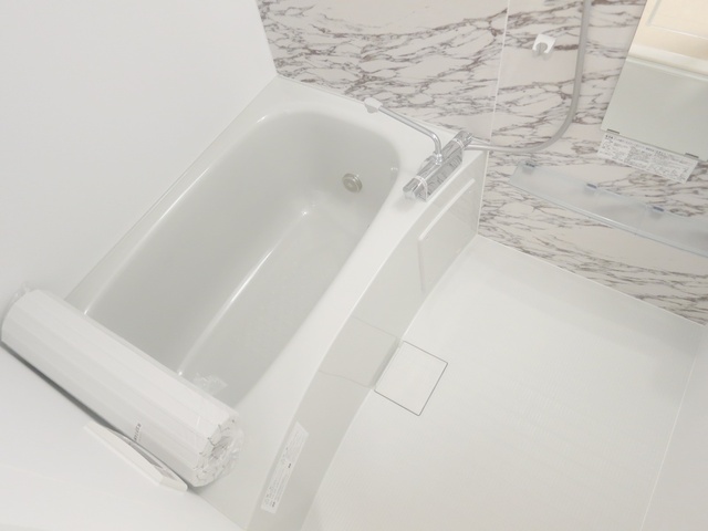 バス・シャワールーム　ゆったり浸かれるお風呂です♪