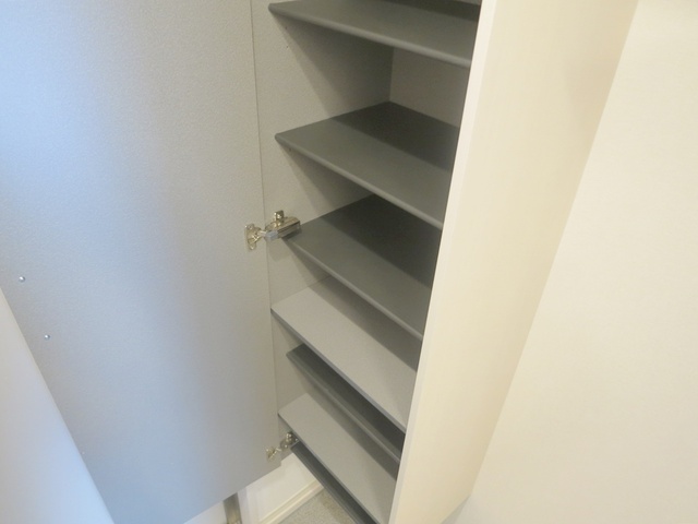 玄関　玄関横にはたっぷり入るシューズボックスが完備されてます☆