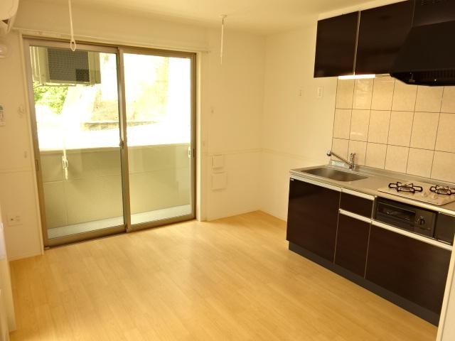 居室・リビング　キッチン