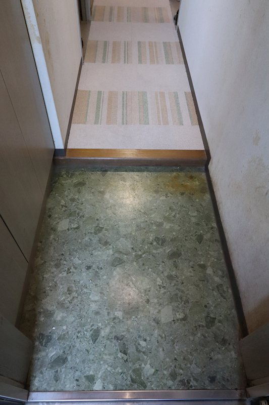 玄関　※ハウスクリーニング途中となっております。