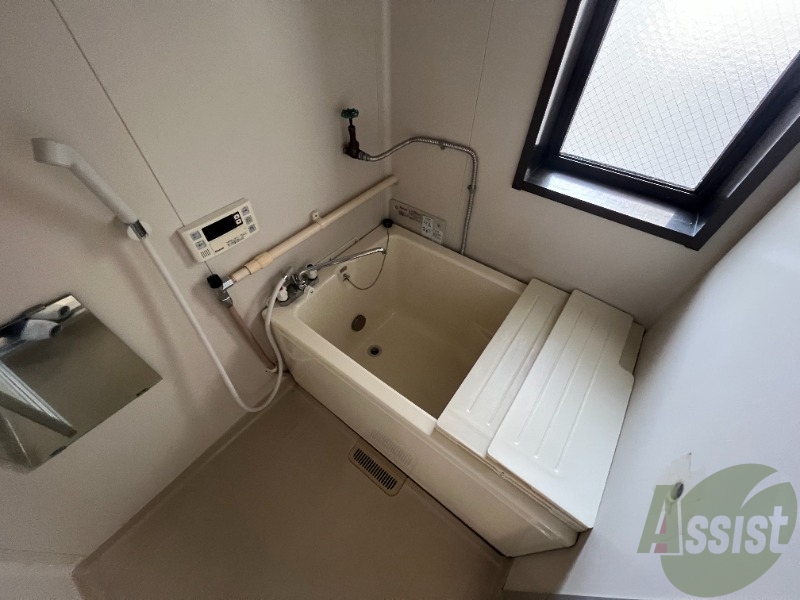 バス・シャワールーム　追炊き機能が付いているので、いつでもお風呂に浸かれますね。