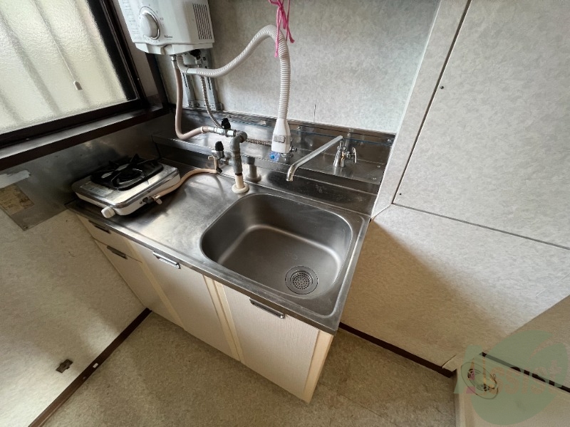 洗面設備　朝の洗顔や歯磨きはこちらで出来ます。