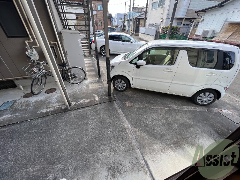 バルコニー　こちらはバルコニーの様子です。日当たりも良いのですぐ乾きそう