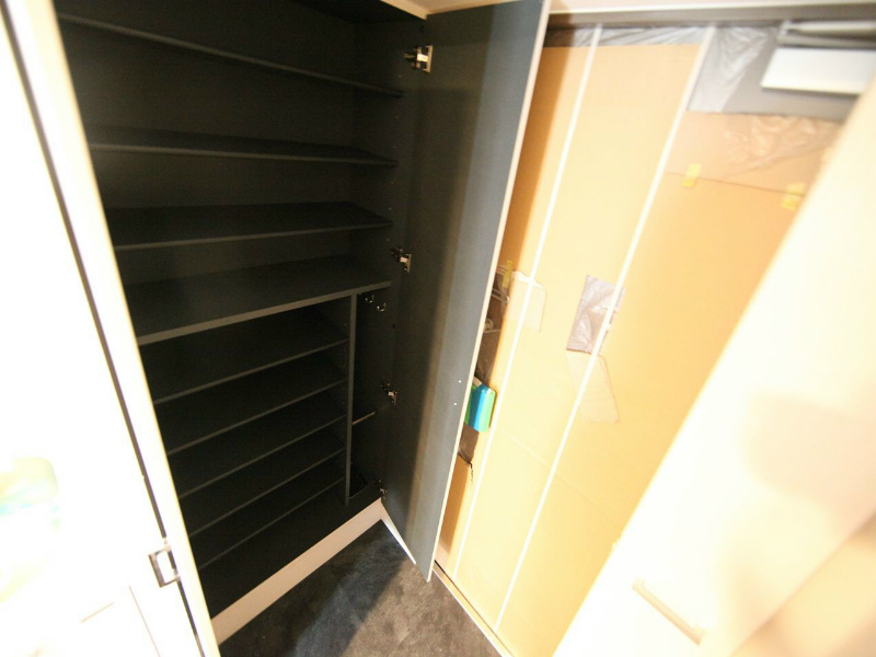玄関　玄関　シューズボックス付（収納充実してます）