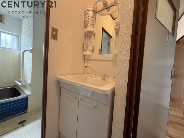 洗面設備　使いやすい洗面所です