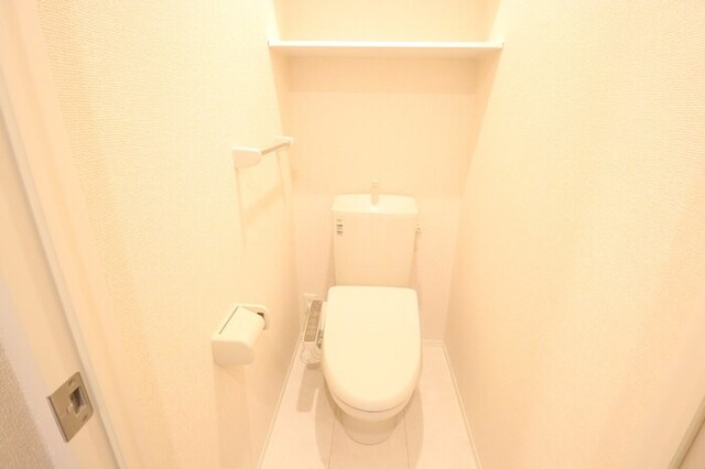 トイレ　温水洗浄暖房便座