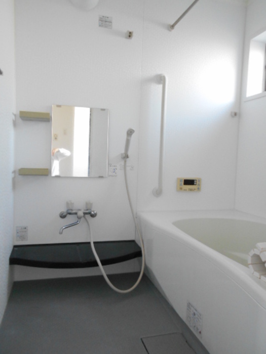 バス・シャワールーム　追い焚き機能付き