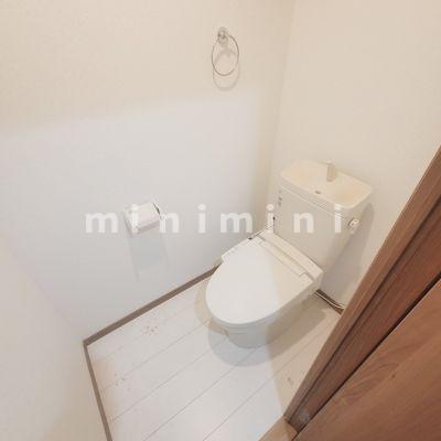 トイレ　※写真は別号室のものですので現状優先とさせていただきます