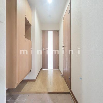 玄関　※写真は別号室のものですので現状優先とさせていただきます