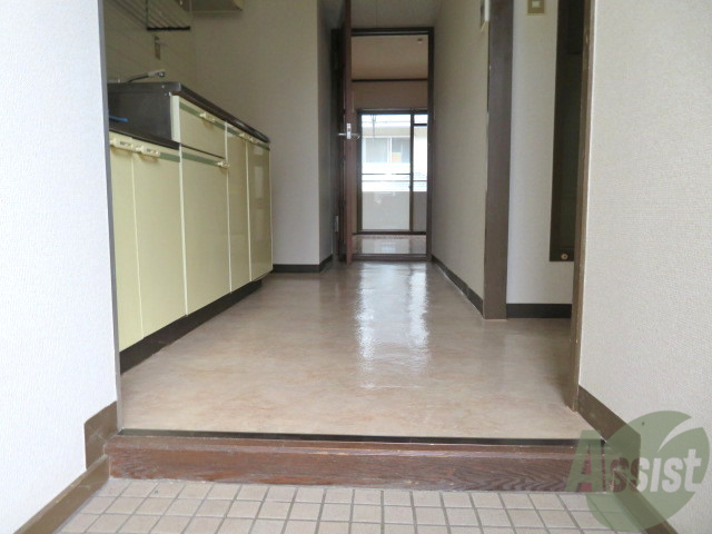 玄関　こちらが玄関からの目線になりますねー。