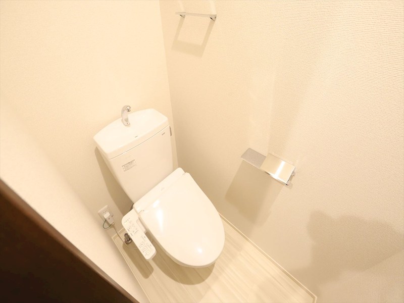 トイレ　温水洗浄暖房便座付トイレ　同仕様写真