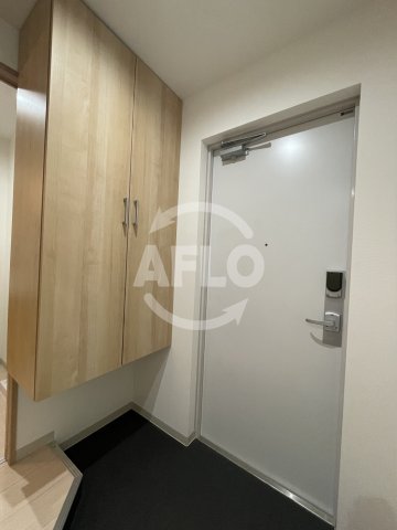 玄関　ラフェリシア西九条　玄関