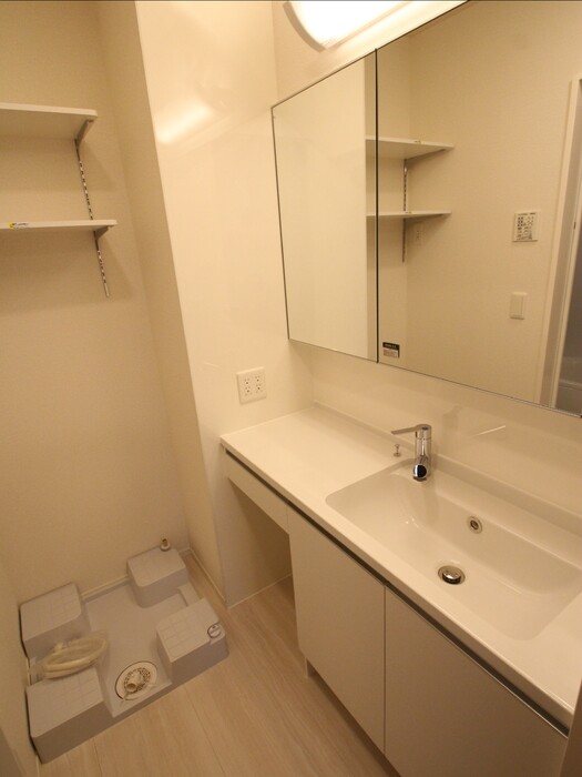 洗面設備　洗髪洗面化粧台です。