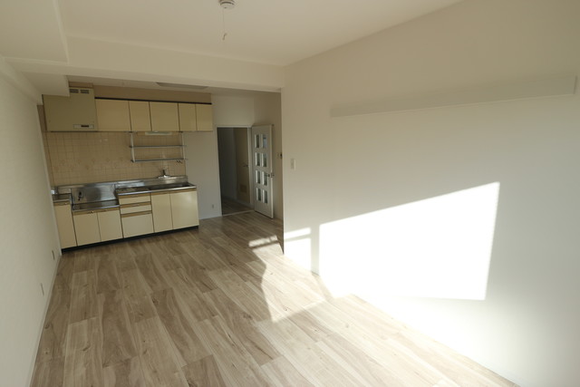 居室・リビング　同物件別部屋写真