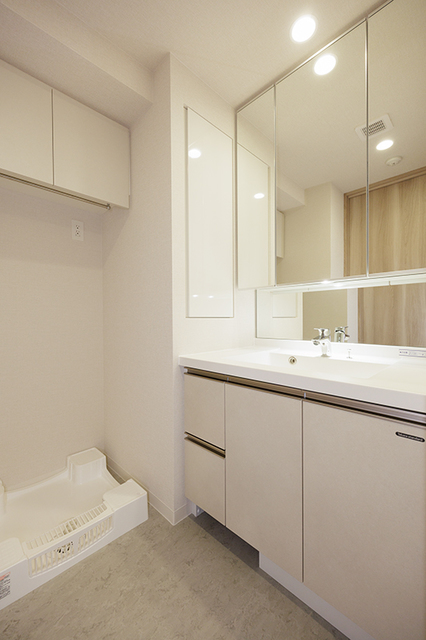 洗面設備　※写真は同タイプ住戸です。