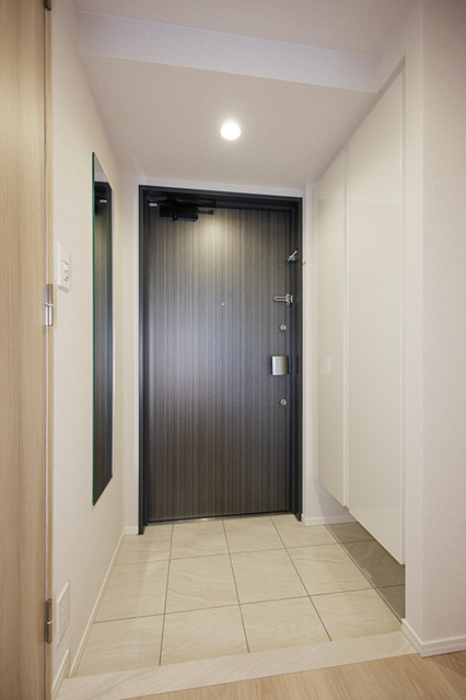 玄関　※写真は同タイプ住戸です。