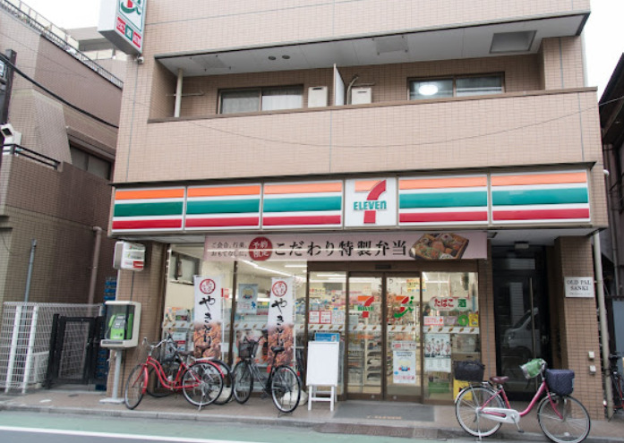 コンビニ　セブンイレブン 中野新井薬師前駅北店（コンビニ）まで829m