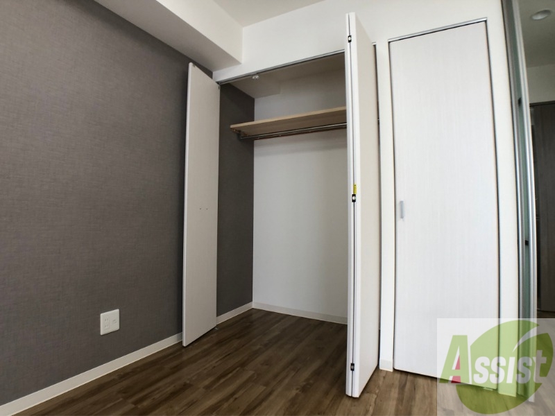 収納　寝室の収納です。部屋がすっきり片付きます。