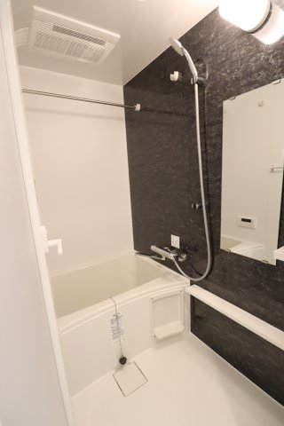 バス・シャワールーム　反転タイプ参考写真