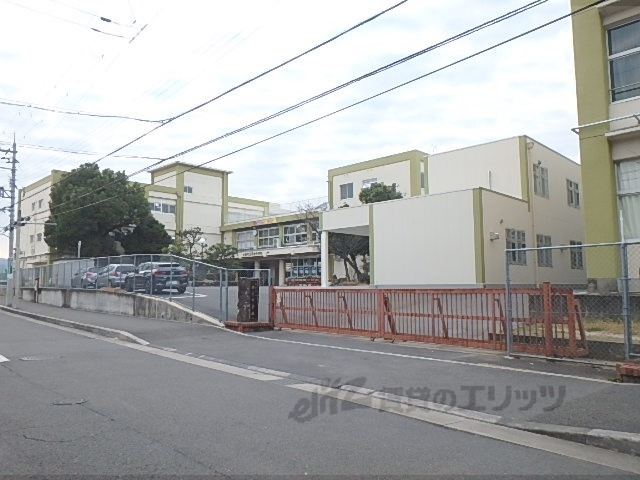 中学校　日吉中学校（中学校）まで1200m