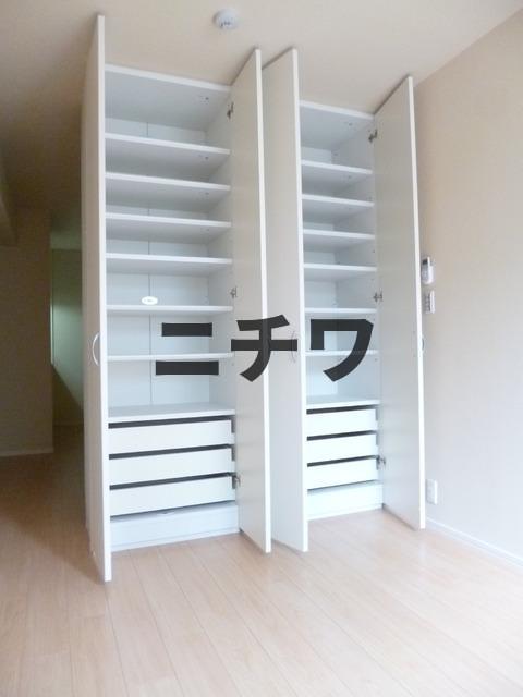 収納　★可動式クローゼット★