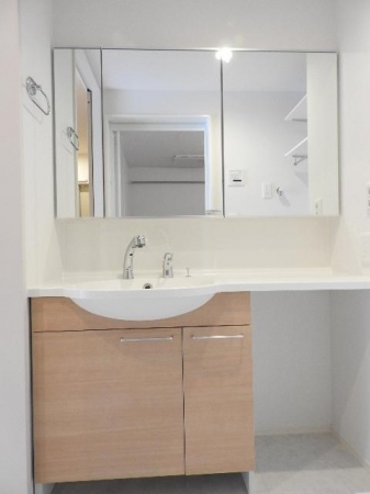 洗面設備　広い洗面スペース