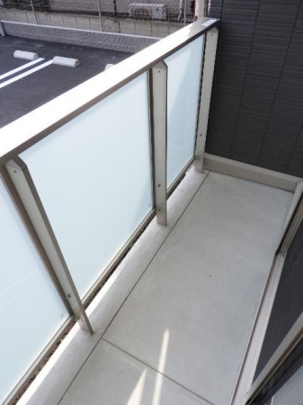 バルコニー　陽当たり良好なバルコニーです