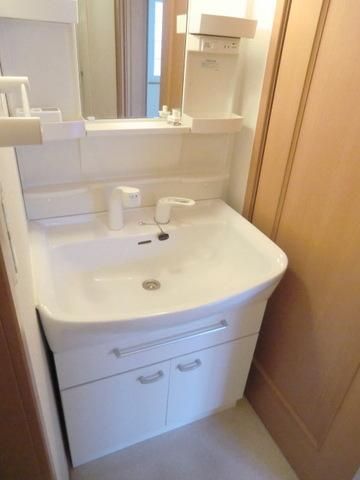 洗面設備　シャンプドレッサー付き洗面台