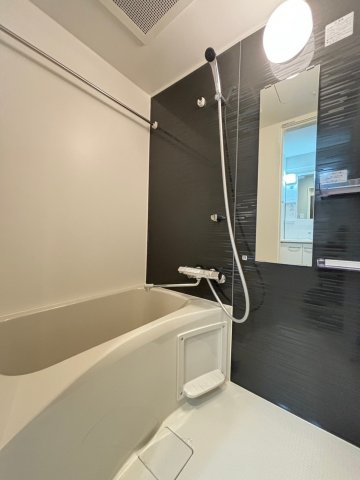 バス・シャワールーム　ゆったり過ごせるお風呂です