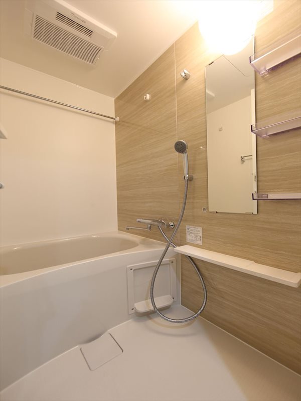 バス・シャワールーム　バスルーム　浴室暖房乾燥機付き