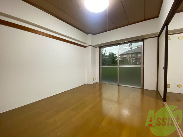 居室・リビング　日当りの良い、広めのお部屋となっております