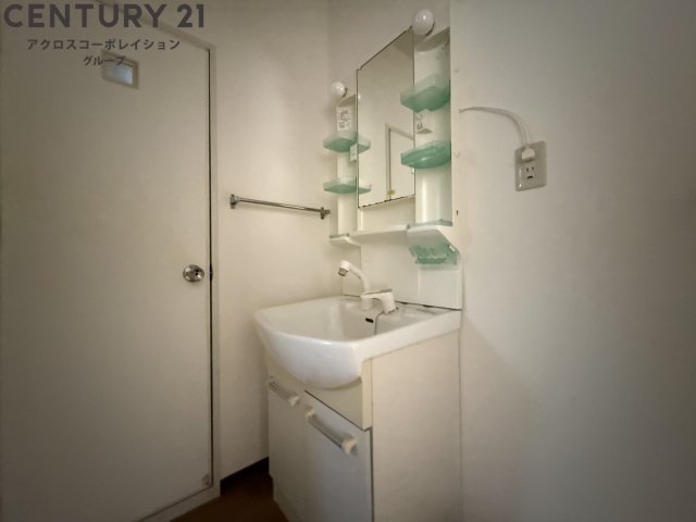 洗面設備　独立洗髪洗面化粧台付き！