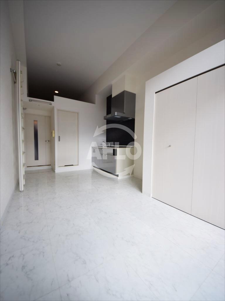 居室・リビング　ラ・プレミア桜川　洋室