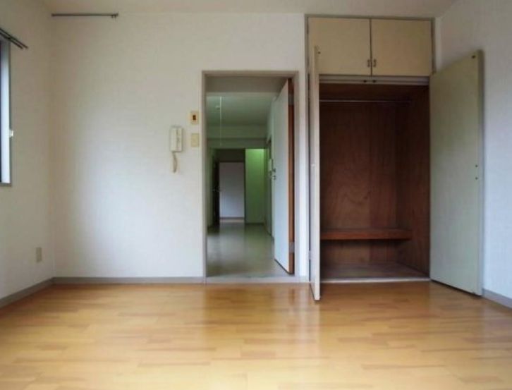 居室・リビング　居間です