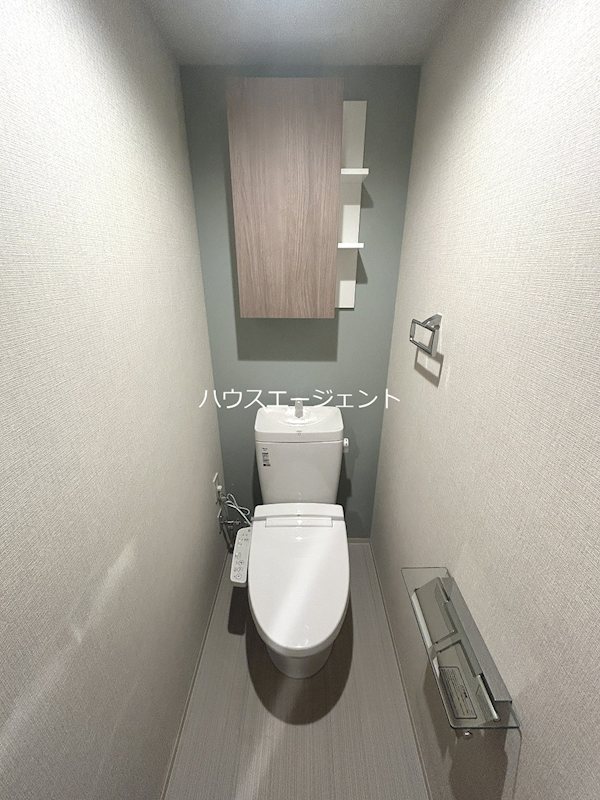 トイレ　ウォシュレット付のトイレです。